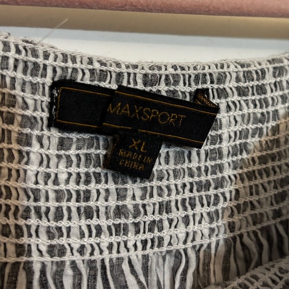 Max Azria Max sport off the shoulder - Picture 2 of 2